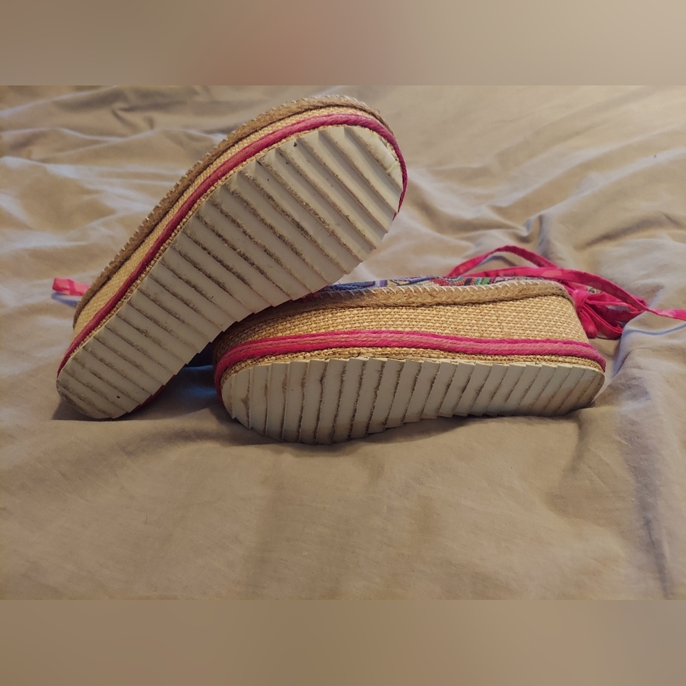 Platform Shoes - Picture 3 of 6